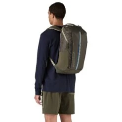Patagonia Black Hole Pack 25L - 100% Recycled Polyester -Sportswear Shop black hole pack 25l 100 recycled polyester bags patagonia 934857