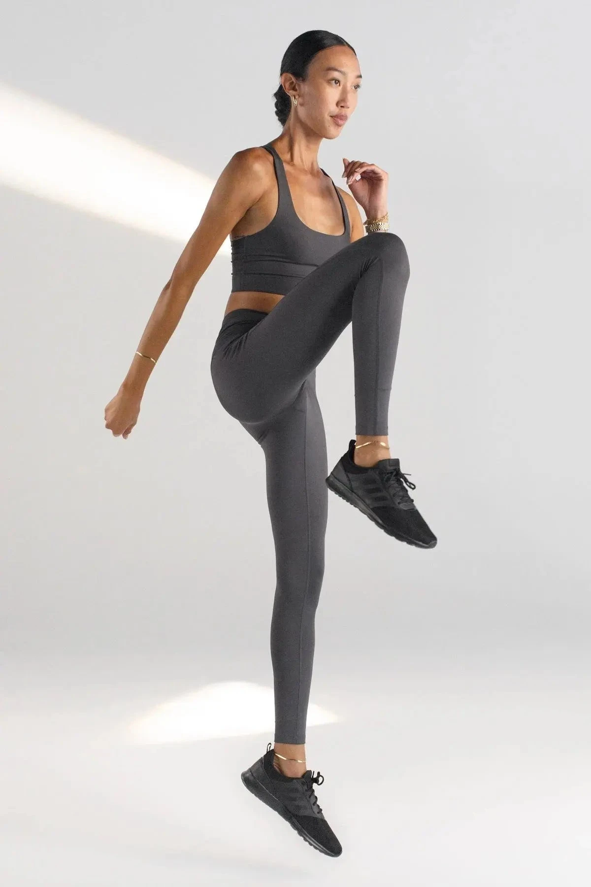 W's Compressive Leggings - Outlet - Made From Recycled Plastic Bottles 11 W's Compressive Leggings - Outlet - Made From Recycled Plastic Bottles - Image 10