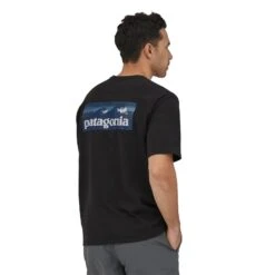 Patagonia M's Boardshort Logo Pocket Responsibili-Tee - Recycled Cotton & Recycled Polyester -Sportswear Shop ms boardshort logo pocket responsibili tee recycled cotton recycled polyester shirt patagonia 591774