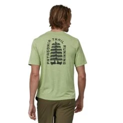 Patagonia M's Cap Cool Daily Graphic Shirt - Lands - Recycled Polyester -Sportswear Shop ms cap cool daily graphic shirt lands recycled polyester shirt patagonia 111626