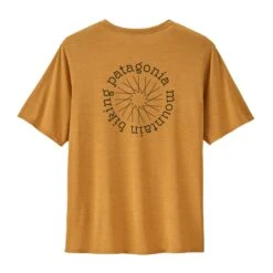 Patagonia M's Cap Cool Daily Graphic Shirt - Lands - Recycled Polyester -Sportswear Shop ms cap cool daily graphic shirt lands recycled polyester shirt patagonia 404412