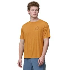 Patagonia M's Cap Cool Daily Graphic Shirt - Lands - Recycled Polyester -Sportswear Shop ms cap cool daily graphic shirt lands recycled polyester shirt patagonia spoke stencil pufferfish gold x dye s 100945