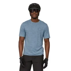 Patagonia M's Cap Cool Daily Graphic Shirt - Lands - Recycled Polyester -Sportswear Shop ms cap cool daily graphic shirt lands recycled polyester shirt patagonia spoke stencil steam blue x dye m 262110