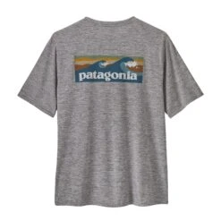 Patagonia M's Cap Cool Daily Graphic Shirt - Waters -Sportswear Shop ms cap cool daily graphic shirt waters shirt patagonia 392368