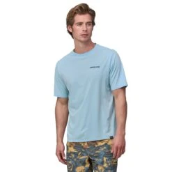 Patagonia M's Cap Cool Daily Graphic Shirt - Waters -Sportswear Shop ms cap cool daily graphic shirt waters shirt patagonia boardshort logo chilled blue s 427199