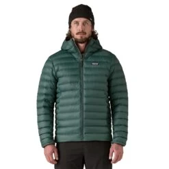Patagonia M's Down Sweater Hoody - Recycled Nylon & RDS Certified Down -Sportswear Shop ms down sweater hoody recycled nylon rds certified down jacket patagonia cascade green s 573054