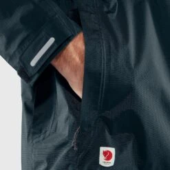 FJÄLLRÄVEN M's High Coast Hydratic Jacket - Recycled Polyamide -Sportswear Shop ms high coast hydratic jacket recycled polyamide jacket fjallraven 565866