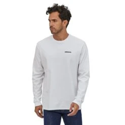 Patagonia M's Long-Sleeved P-6 Logo Responsibili-Tee® - Recycled Polyester -Sportswear Shop ms long sleeved p 6 logo responsibili teer recycled polyester shirt patagonia white s 163391