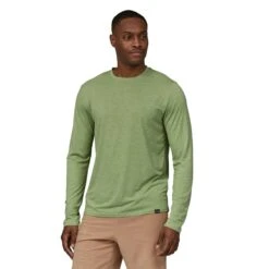 Patagonia M's L/S Cap Cool Daily Shirt - Recycled Polyester 19 Patagonia M's L/S Cap Cool Daily Shirt - Recycled Polyester -Sportswear Shop ms ls cap cool daily shirt recycled polyester shirt patagonia salvia green dark salvia green x dye m 796532