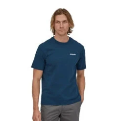 Patagonia M's P-6 Logo Responsibili-Tee® - Recycled Cotton -Sportswear Shop ms p 6 logo responsibili teer recycled cotton t shirt patagonia crater blue s 582333