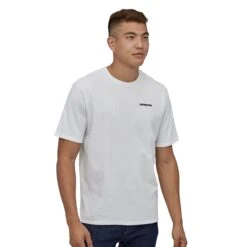 Patagonia M's P-6 Logo Responsibili-Tee® - Recycled Cotton -Sportswear Shop ms p 6 logo responsibili teer recycled cotton t shirt patagonia white s 235593