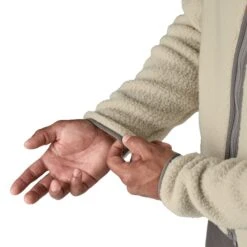 Patagonia M's Retro Pile Jacket - 100 % Recycled Polyester -Sportswear Shop ms retro pile jacket 100 recycled polyester jacket patagonia 483664