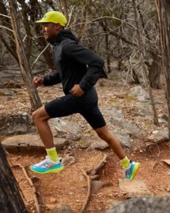 Hoka M's Skyflow Jacket -Sportswear Shop ms skyflow jacket jacket hoka 360758