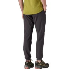 Patagonia M's Terrebonne Joggers - 2025 - New Soft Material -Sportswear Shop ms terrebonne joggers 2025 new soft material pants patagonia 290478