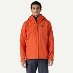 Patagonia M's Torrentshell 3L Jacket - 100% Recycled Nylon -Sportswear Shop ms torrentshell 3l jacket 100 recycled nylon jacket patagonia pollinator orange s 778045