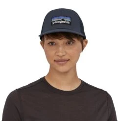 Patagonia P-6 LoPro Trucker Cap - Organic Cotton -Sportswear Shop p 6 lopro trucker cap organic cotton headwear patagonia navy blue 290389