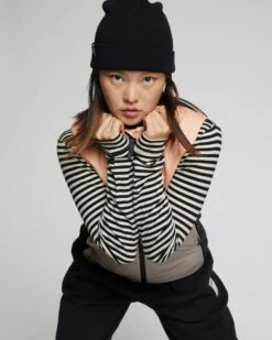 Mons Royale Unisex McCloud Merino Beanie - Merino Wool & Recycled Polyester -Sportswear Shop unisex mccloud merino beanie merino wool recycled polyester headwear mons royale 982033