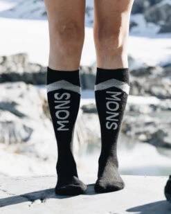 Mons Royale Unisex Ultra Cushion Merino Snow Sock - Merino Wool & Nylon -Sportswear Shop unisex ultra cushion merino snow sock merino wool nylon socks mons royale 106138