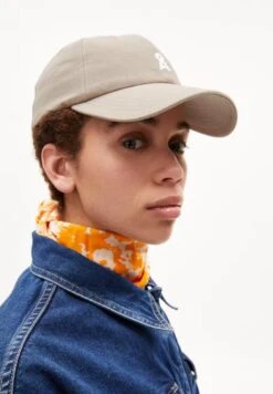 Armedangels Unisex Yenaas Bold Cap - 100% Organic Cotton -Sportswear Shop unisex yenaas bold cap 100 organic cotton headwear armedangels 736327