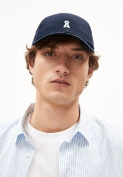 Armedangels Unisex Yenaas Bold Cap - 100% Organic Cotton -Sportswear Shop unisex yenaas bold cap 100 organic cotton headwear armedangels 962180