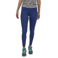Patagonia W's Endless Run Tights - Recycled Polyester -Sportswear Shop womens endless run tights recycled polyester leggings patagonia cobalt blue classic navy x dye xs 561830