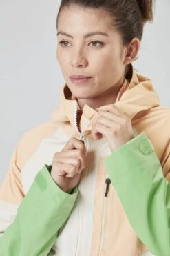 W's Abstral+ 2.5L Jacket - Recycled Polyester & Circular Polyester -Sportswear Shop ws abstral 25l jacket recycled polyester circular polyester jacket picture organic 203243