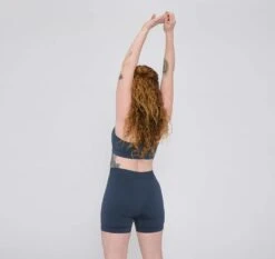 W's Active Seamless Yoga Shorts - Recycled Nylon -Sportswear Shop ws active yoga shorts recycled nylon shorts organic basics dusty blue xs s 386899