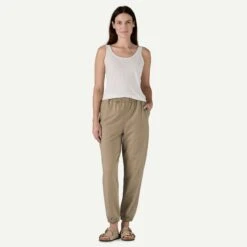 Patagonia W's Ahnya Sweatpants - Organic Cotton & Recycled Polyester -Sportswear Shop ws ahnya sweatpants organic cotton recycled polyester pants patagonia 849478