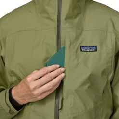 Patagonia W's Boulder Fork Rain Jacket - Recycled Polyester -Sportswear Shop ws boulder fork rain jacket jacket patagonia 708580