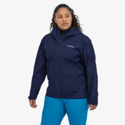 Patagonia W's Calcite Shell Jacket - Gore-Tex - Recycled Polyester -Sportswear Shop ws calcite shell jacket gore tex recycled polyester jacket patagonia 847978