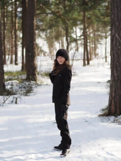 Patagonia W's Calcite Shell Jacket - Gore-Tex - Recycled Polyester -Sportswear Shop ws calcite shell jacket gore tex recycled polyester jacket patagonia 884023