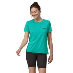Patagonia W's Capilene® Cool Daily Graphic T-Shirt - Recycled Polyester -Sportswear Shop ws capilener cool daily graphic t shirt recycled polyester shirt patagonia 73 skyline subtidal blue x dye s 562493