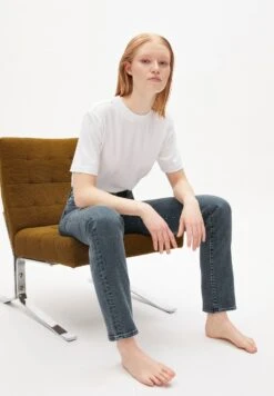 Armedangels W's Carenaa - Straight Fit Mid Waist Jeans - Organic Cotton -Sportswear Shop ws carenaa straight fit mid waist jeans organic cotton pants armedangels 780166