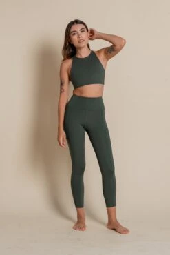 W's Compressive Leggings - 7/8 - Made From Recycled Plastic Bottles -Sportswear Shop ws compressive legging 78 made from recycled plastic bottles pants girlfriend collective seaweed xs 78 494189