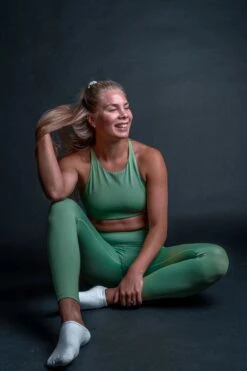 W's Compressive Leggings - Limited Colors - Made From Recycled Plastic Bottles -Sportswear Shop ws compressive legging limited colors made from recycled plastic bottles pants girlfriend collective 393156