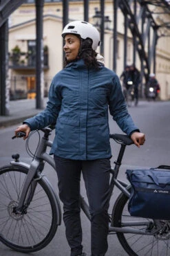 VAUDE W's Comyou Pro Rain Cycling Jacket - Recycled Polyester & Polyamide -Sportswear Shop ws comyou pro rain cycling jacket recycled polyester polyamide jacket vaude 317471