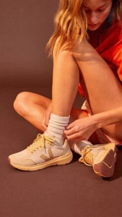 Veja W's Condor 2 Alveomesh Running Shoes - Recycled Plastic Bottles -Sportswear Shop ws condor 2 alveomesh running shoes recycled plastic bottles shoes veja 211394