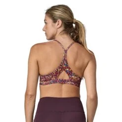 Patagonia W's Cross Beta Sports Bra - Recycled Polyester -Sportswear Shop ws cross beta sports bra recycled polyester underwear patagonia 372317