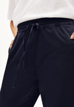 Armedangels W's Danyaa Pants - Regular Fit - Organic Cotton -Sportswear Shop ws danyaa pants regular fit organic cotton pants armedangels 508702