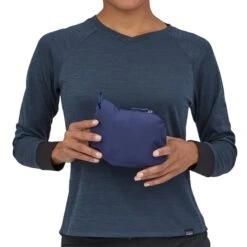 Patagonia W's Dirt Roamer Jacket - Recycled Nylon -Sportswear Shop ws dirt roamer jacket recycled nylon jacket patagonia 321426