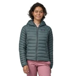 Patagonia W's Down Sweater Hoody - Recycled Nylon & RDS Certified Down -Sportswear Shop ws down sweater hoody recycled nylon rds certified down jacket patagonia nouveau green xs 461945