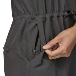 Patagonia W's Fleetwith Jumpsuit - Recycled Polyester -Sportswear Shop ws fleetwith jumpsuit recycled polyester pants patagonia 176591