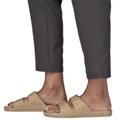 Patagonia W's Fleetwith Jumpsuit - Recycled Polyester -Sportswear Shop ws fleetwith jumpsuit recycled polyester pants patagonia 913700