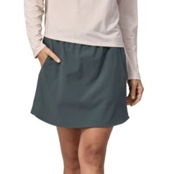 Patagonia W's Fleetwith Skort - Recycled Polyester & Elastane -Sportswear Shop ws fleetwith skort patagonia 598370