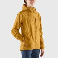 FJÄLLRÄVEN W's High Coast Wind Jacket - Polyamide & Organic Cotton -Sportswear Shop ws high coast wind jacket polyamide organic cotton jacket fjallraven 897858