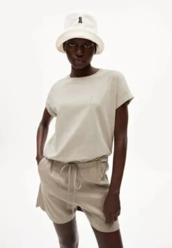 Armedangels W's Idaara T-shirt - 100% Organic Cotton 28 Armedangels W's Idaara T-shirt - 100% Organic Cotton -Sportswear Shop ws idaara t shirt 100 organic cotton shirt armedangels light desert xs 989741