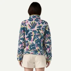 Patagonia W's Lightweight Synchilla Snap-T Fleece Pullover - Recycled Polyester -Sportswear Shop ws lightweight synchilla snap t fleece pullover recycled polyester shirt patagonia 601328