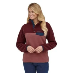 Patagonia W's Lightweight Synchilla Snap-T Fleece Pullover - Recycled Polyester -Sportswear Shop ws lightweight synchilla snap t fleece pullover recycled polyester shirt patagonia rosehip m 802850
