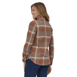 Patagonia W's Long-Sleeved Fjord Flannel Shirt - 100% Organic Cotton -Sportswear Shop ws long sleeved fjord flannel shirt 100 organic cotton shirt patagonia 238101