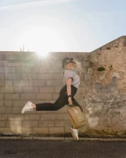 Armedangels W's Mairaa - Mom Fit High Waist - 100% Organic Cotton -Sportswear Shop ws mairaa mom fit high waist 100 organic cotton pants armedangels 398998